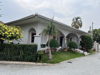 Casa en alquiler de 3 habitaciones en Bang Lamung, Chonburi