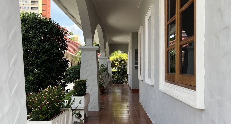 For rent 3 bedrooms house in Bang Lamung, Chonburi
