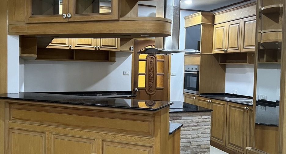 For rent 3 bedrooms house in Bang Lamung, Chonburi