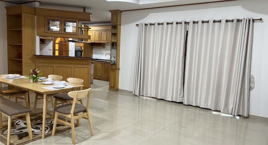 For rent 3 bedrooms house in Bang Lamung, Chonburi