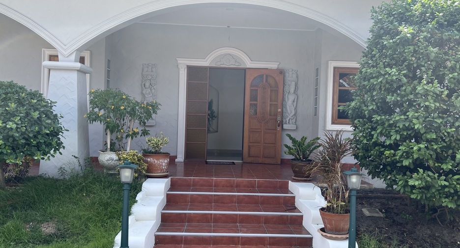 For rent 3 bedrooms house in Bang Lamung, Chonburi