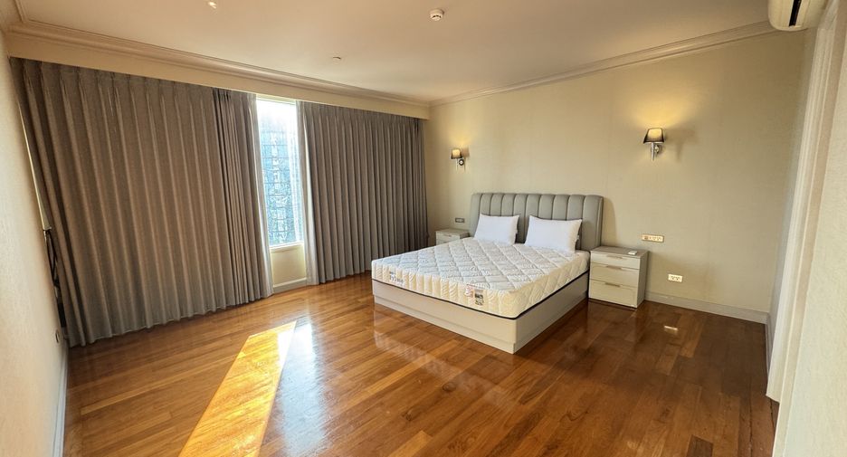 For rent 4 ベッドルーム condo in Watthana, Bangkok
