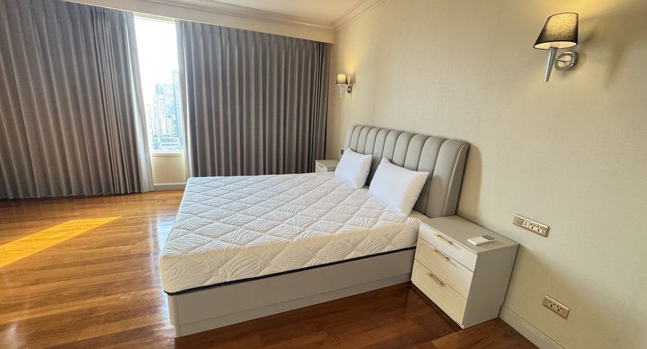 For rent 4 ベッドルーム condo in Watthana, Bangkok