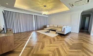 For rent 4 bedrooms condo in Watthana, Bangkok