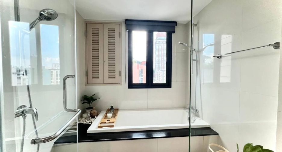 For rent 2 ベッドルーム condo in Watthana, Bangkok