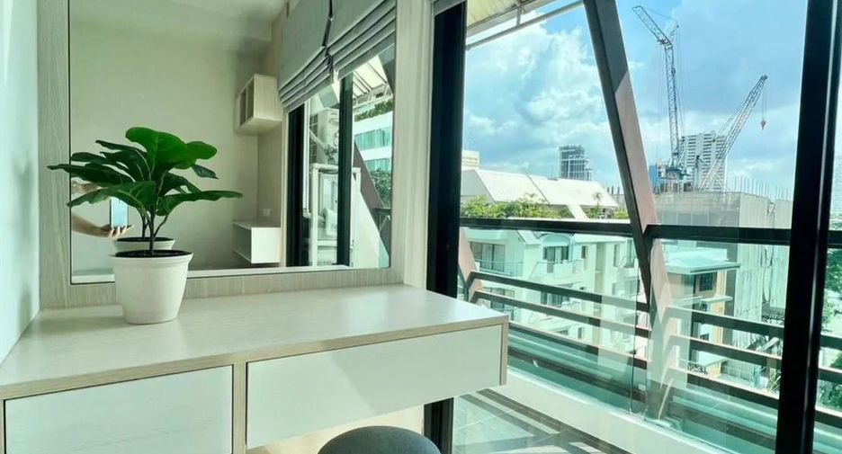For rent 2 ベッドルーム condo in Watthana, Bangkok