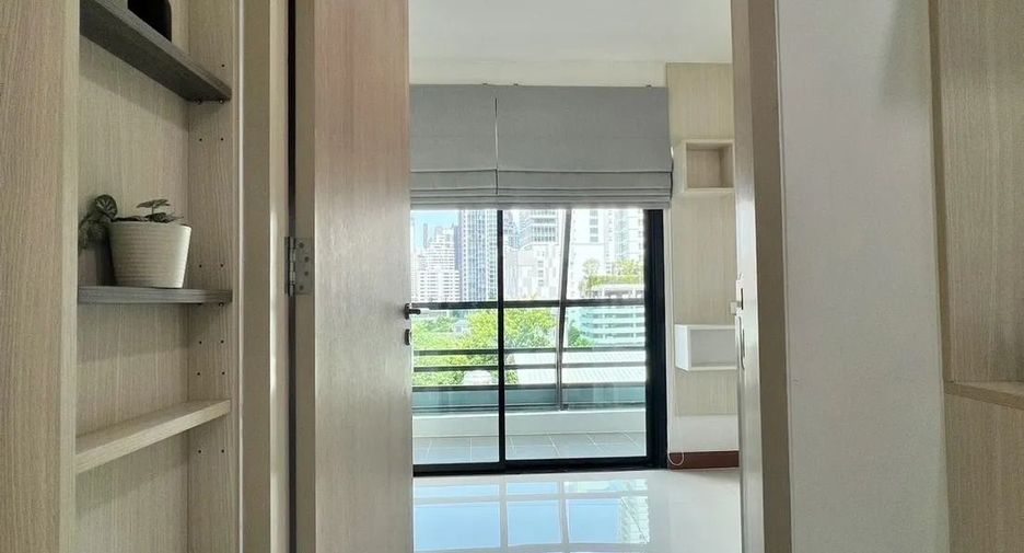 For rent 2 ベッドルーム condo in Watthana, Bangkok