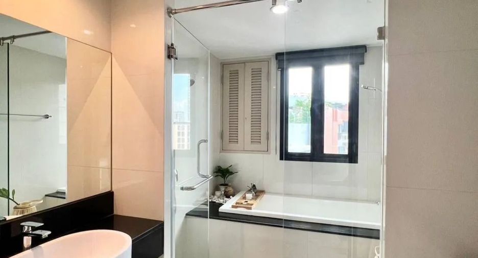 For rent 2 ベッドルーム condo in Watthana, Bangkok