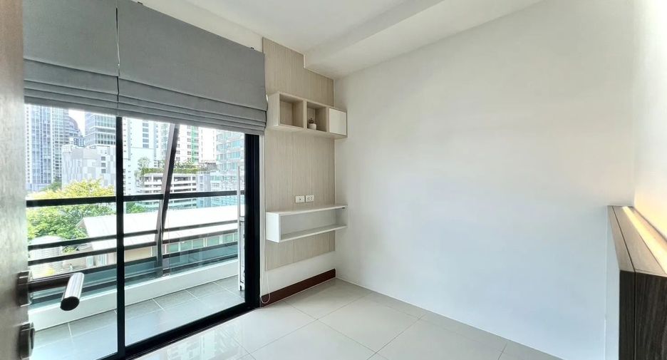 For rent 2 ベッドルーム condo in Watthana, Bangkok