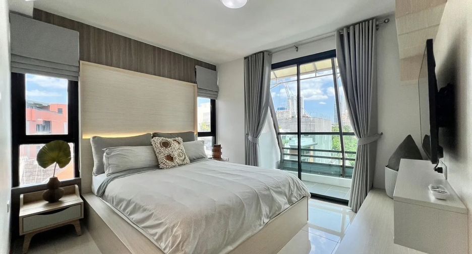 For rent 2 ベッドルーム condo in Watthana, Bangkok