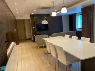 For rent 2 bedrooms condo in Pathum Wan, Bangkok
