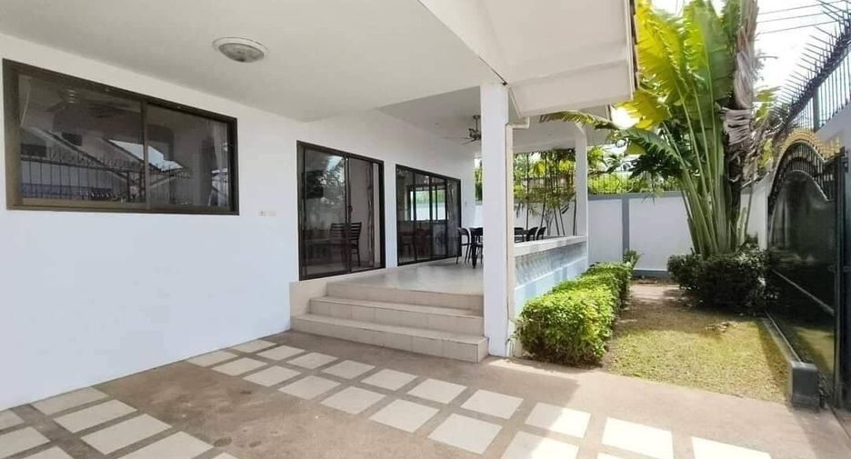 Haus zur Miete mit 3 Zimmer in Bang Lamung, Chonburi