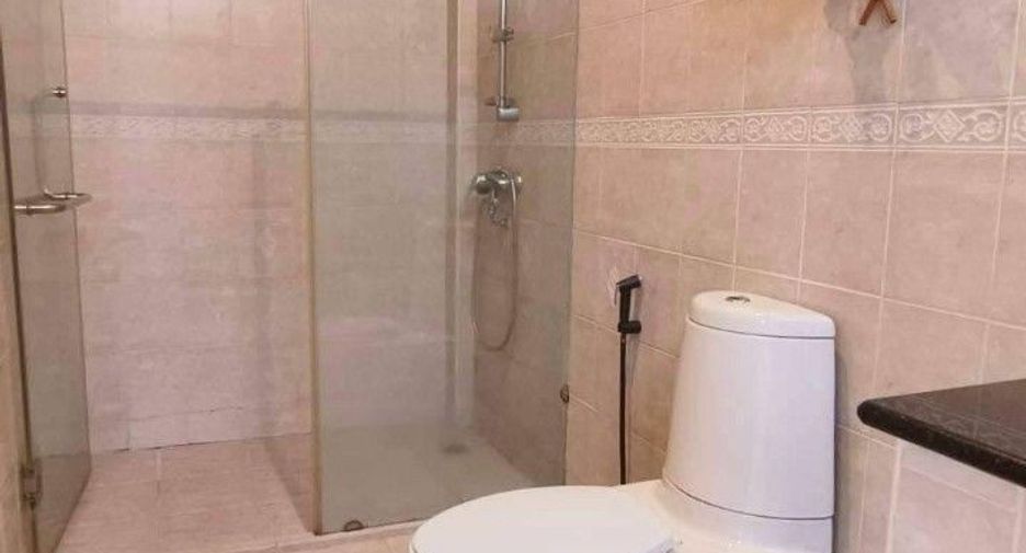 Haus zur Miete mit 3 Zimmer in Bang Lamung, Chonburi