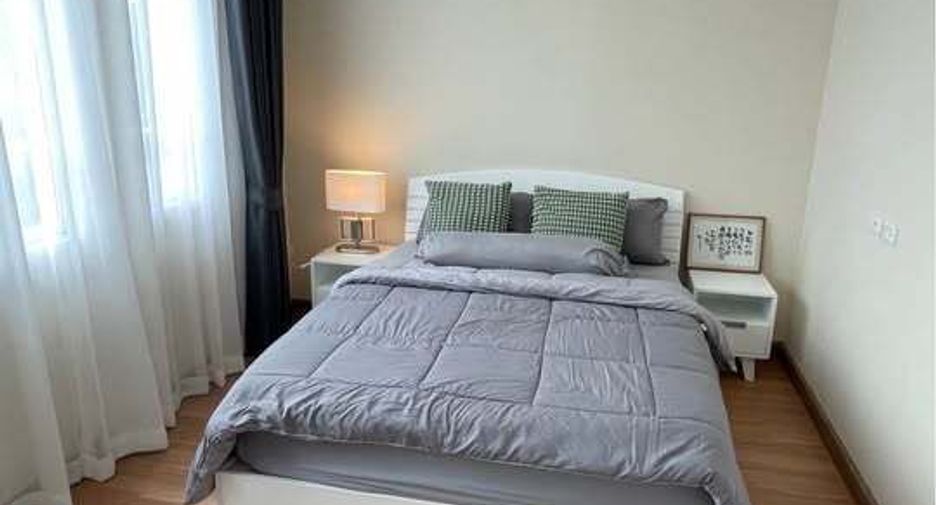 For rent 3 bedrooms townhouse in Khlong Sam Wa, Bangkok