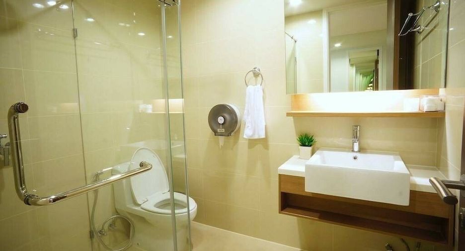 For sale そして for rent 3 ベッドルーム condo in Watthana, Bangkok