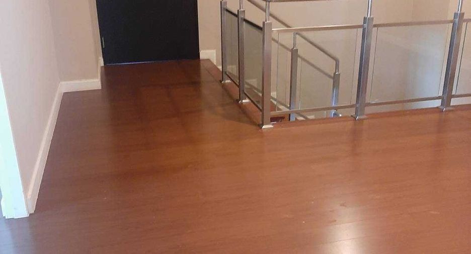 For rent 5 bedrooms condo in Huai Khwang, Bangkok