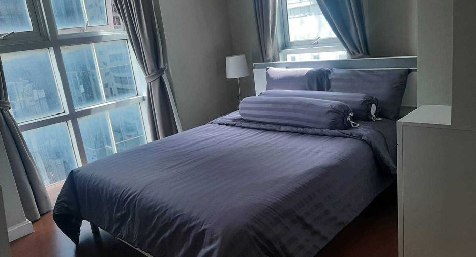 For rent 5 bedrooms condo in Huai Khwang, Bangkok