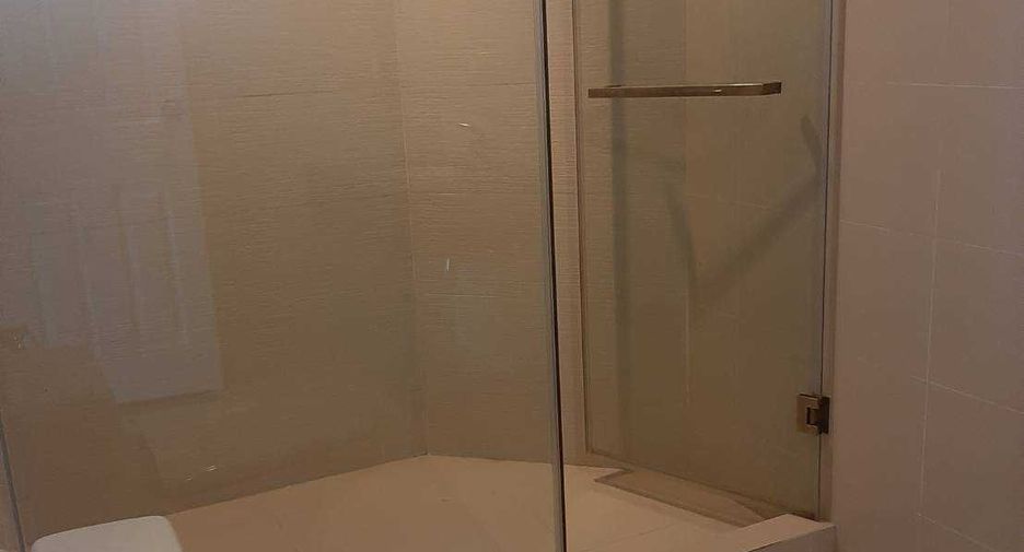 For rent 5 bedrooms condo in Huai Khwang, Bangkok