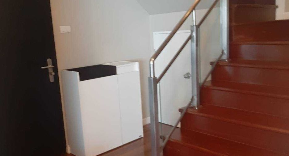 For rent 5 bedrooms condo in Huai Khwang, Bangkok