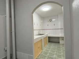 À vendre 3 chambres maison de ville à Si Racha, Chonburi