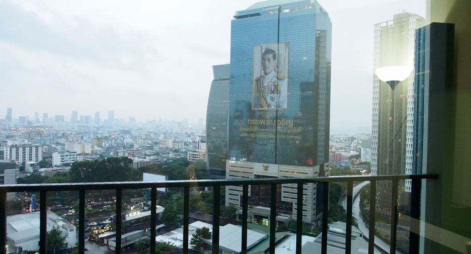 Condo en alquiler de 2 habitaciones en Huai Khwang, Bangkok