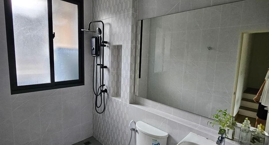 For sale and for rent 3 bedrooms townhouse in Prawet, Bangkok