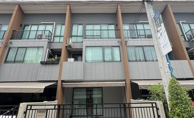 ขาย และ ให้เช่า 3 ห้องนอน ทาวน์เฮ้าส์ ใน ประเวศ, กรุงเทพฯ