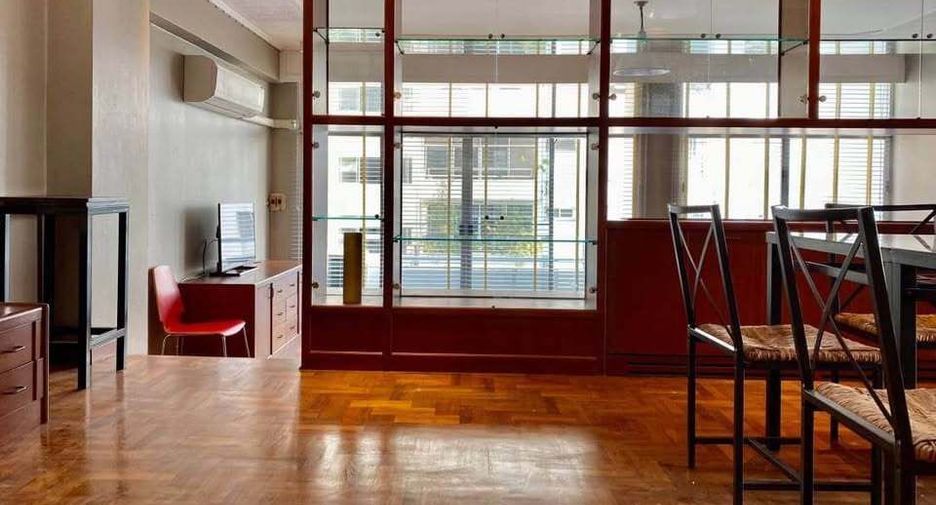 For rent 3 bedrooms condo in Sathon, Bangkok