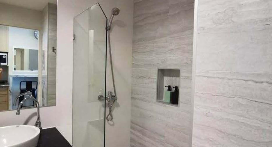 For rent studio condo in Phaya Thai, Bangkok