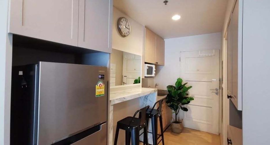 For rent studio condo in Phaya Thai, Bangkok