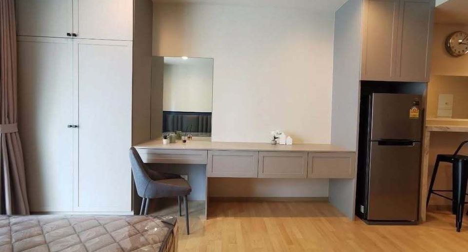 For rent studio condo in Phaya Thai, Bangkok