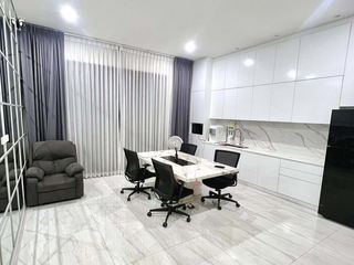 Haus zur Miete mit 3 Zimmer in Chatuchak, Bangkok