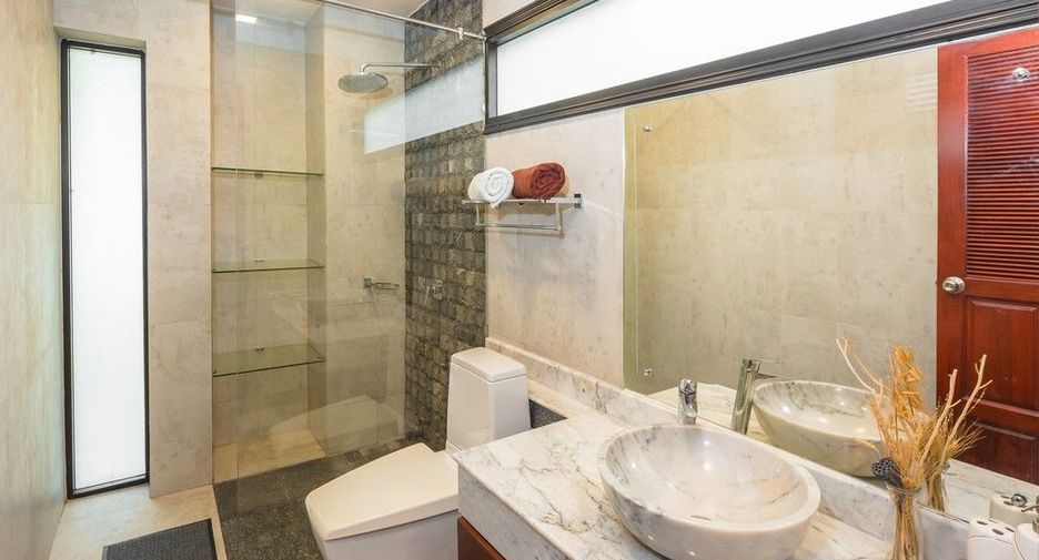 Villa en venta y en alquiler de 5 habitaciones en Thalang, Phuket