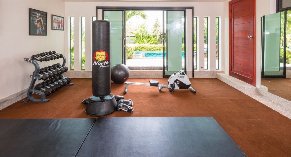Villa en venta y en alquiler de 5 habitaciones en Thalang, Phuket