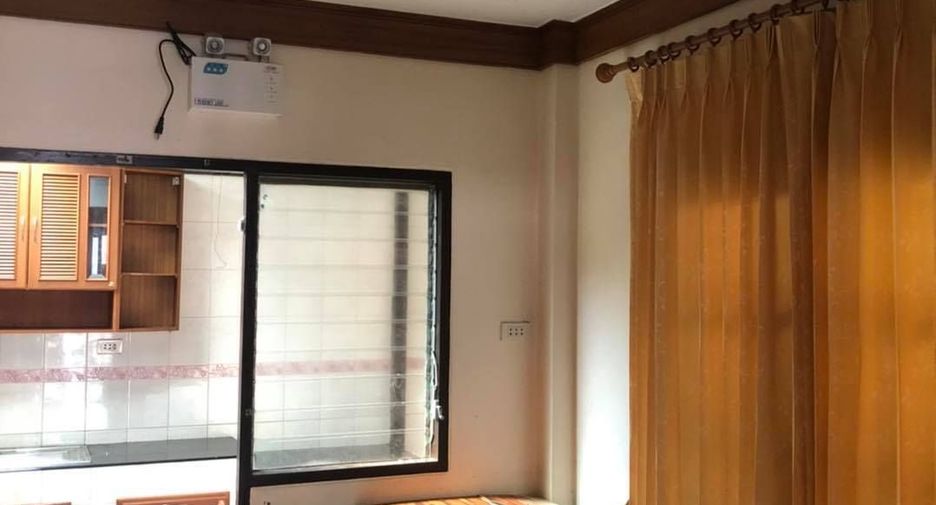 For rent 2 bedrooms townhouse in Min Buri, Bangkok