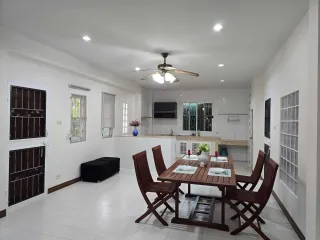 Casa en alquiler de 3 habitaciones en Mueang Phuket, Phuket