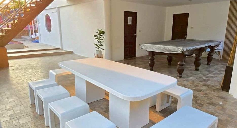 For rent 4 bedrooms villa in Huay Yai, Pattaya