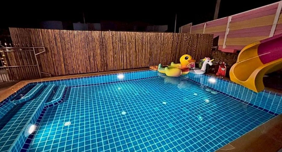 For rent 4 bedrooms villa in Huay Yai, Pattaya