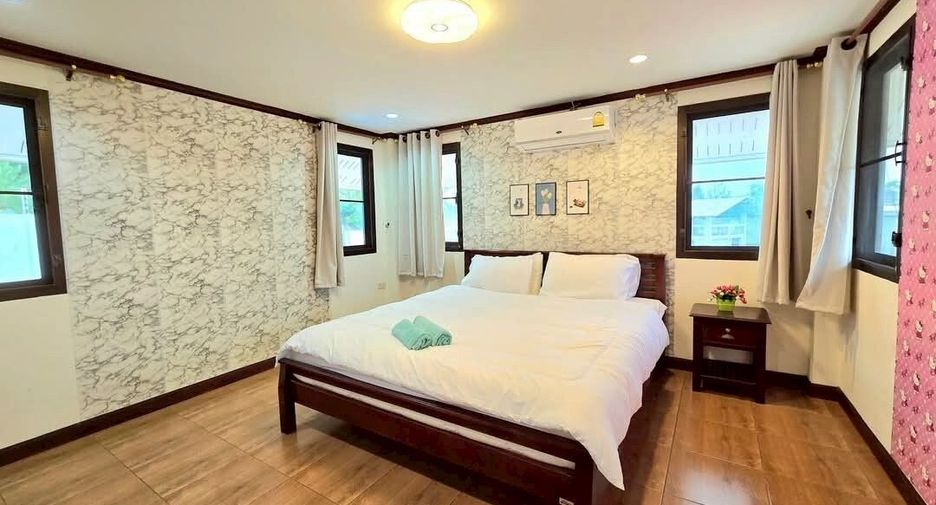 For rent 4 bedrooms villa in Huay Yai, Pattaya
