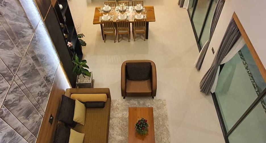 For rent 3 bedrooms villa in Mueang Phuket, Phuket
