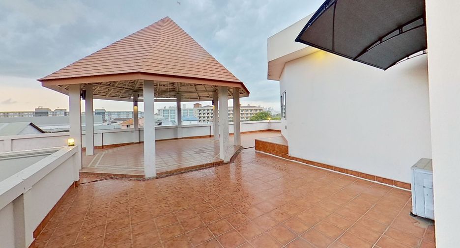 For rent 4 bedrooms condo in Bang Lamung, Chonburi