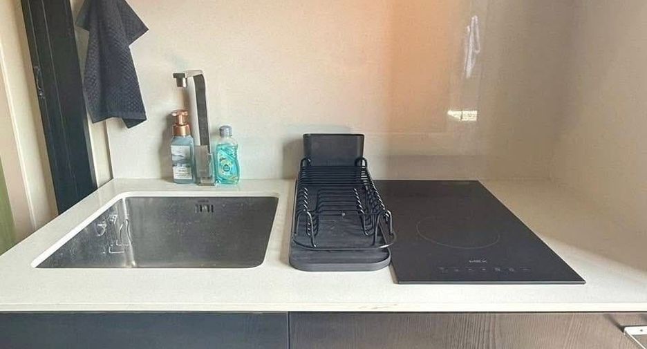 Wohnung zur Miete mit 1 Zimmer in Huai Khwang, Bangkok
