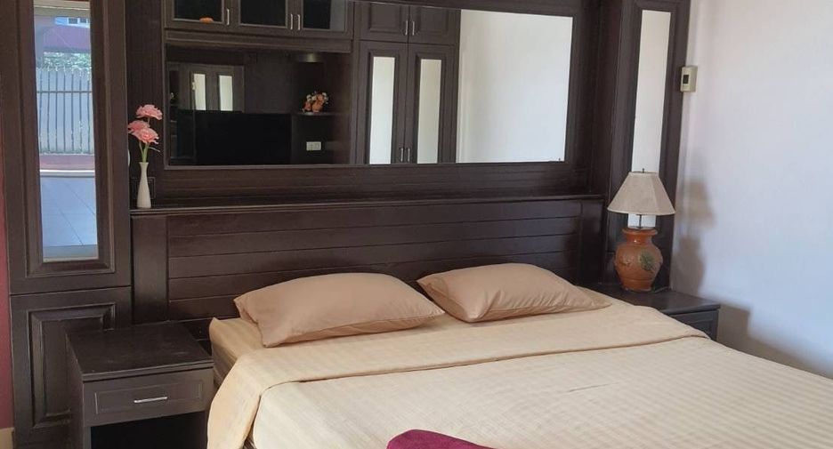 For sale 5 bedrooms villa in Bang Lamung, Chonburi