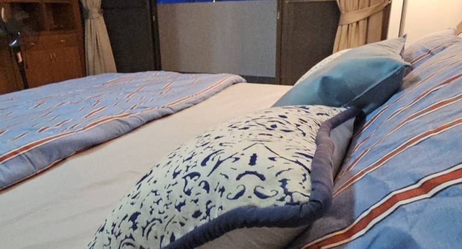 For rent 2 bedrooms condo in Yan Nawa, Bangkok