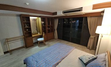 For rent 2 bedrooms condo in Yan Nawa, Bangkok