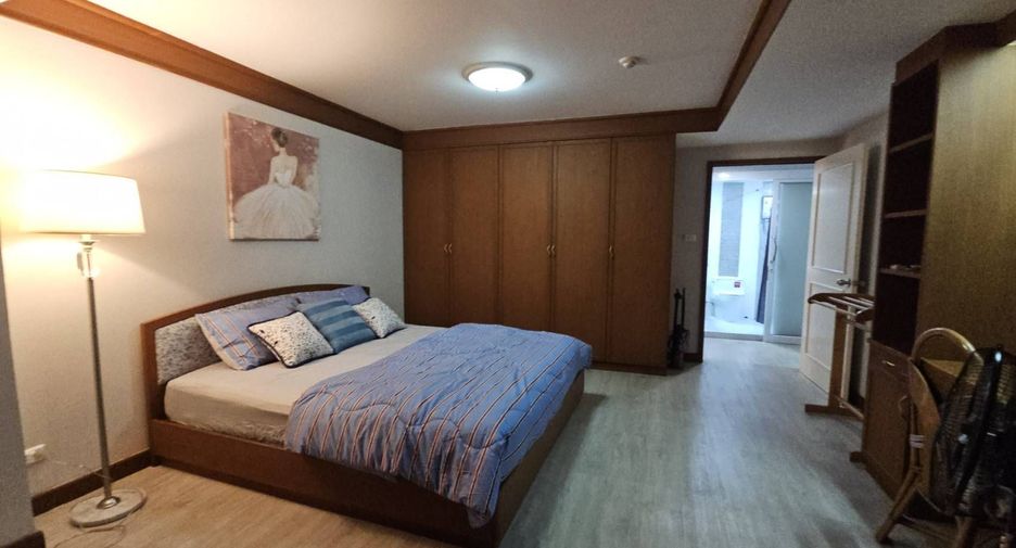For rent 2 bedrooms condo in Yan Nawa, Bangkok