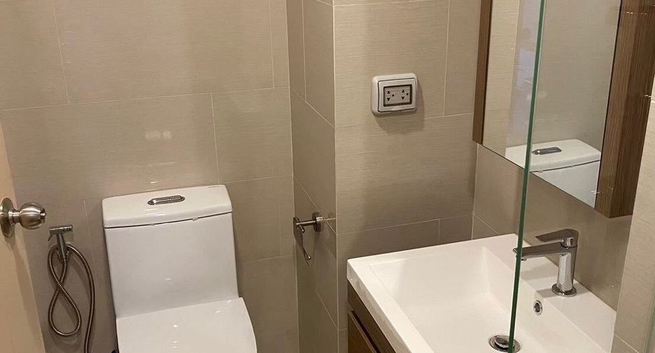For sale 1 Beds condo in Bang Na, Bangkok