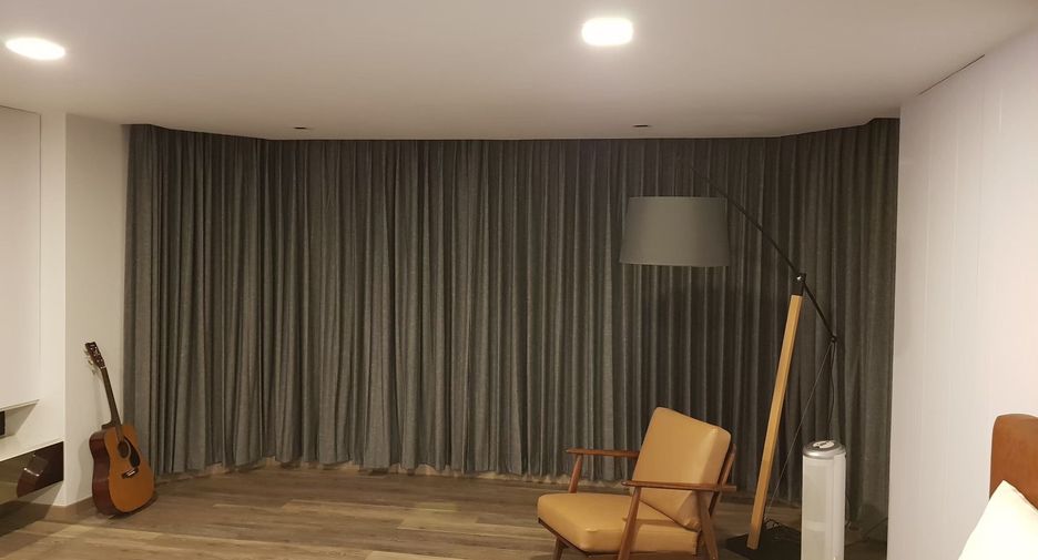 For sale 3 bedrooms townhouse in Watthana, Bangkok