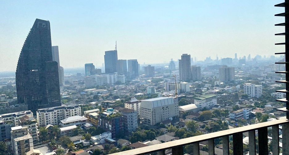 For rent 1 bed condo in Khlong Toei, Bangkok