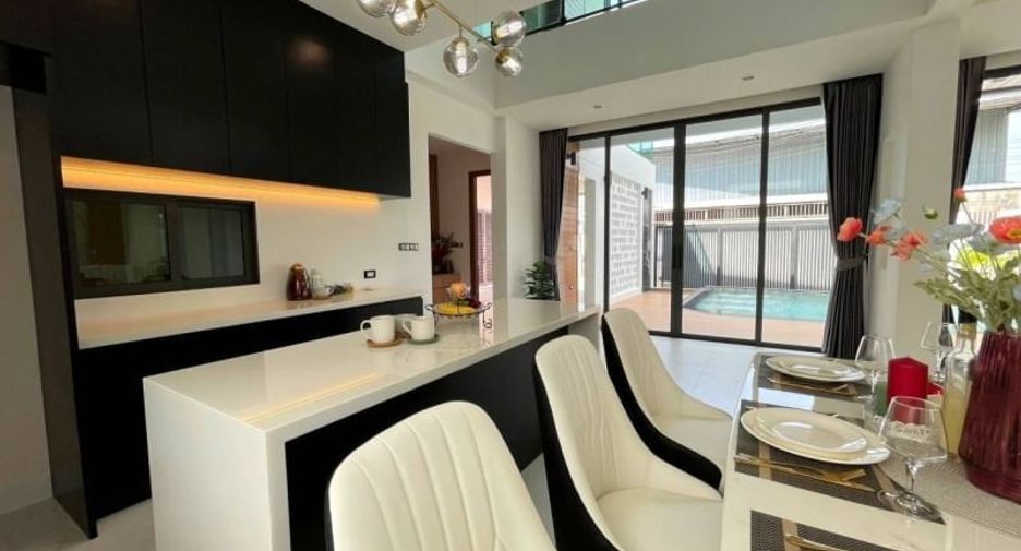 Villa en alquiler de 3 habitaciones en Bang Lamung, Chonburi